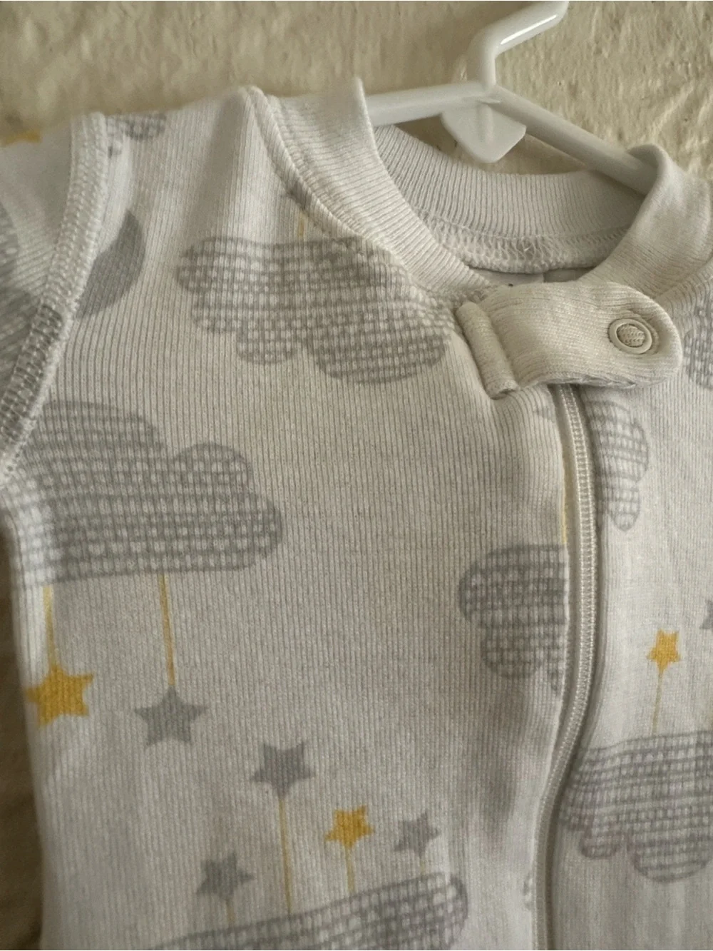 Hanna Andersson Sleeper White Gray Yellow Clouds Stars Pattern 0-3 Months Unisex